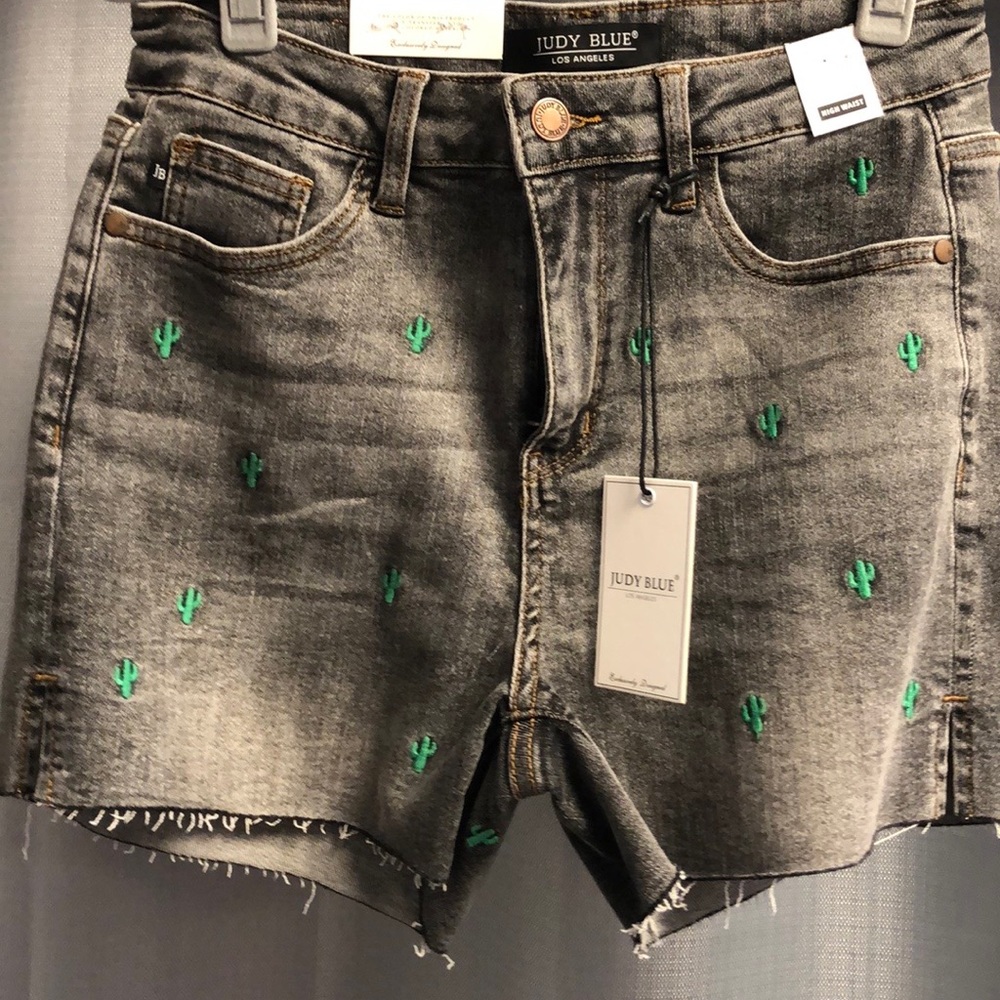 Stylist jean shorts